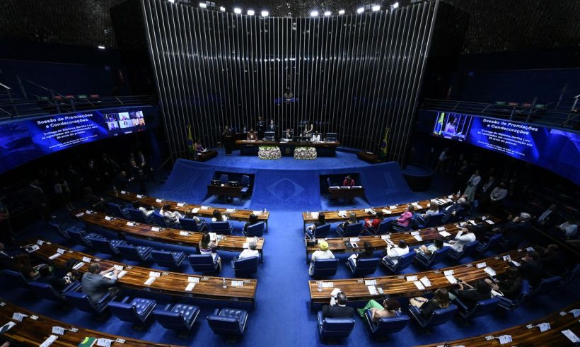 Senado deve votar projeto que limita a cobrança de ICMS sobre combustíveis na próxima segunda