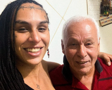 Linn da Quebrada e seu pai, Lino. [Foto: Reprodução / Instagram]