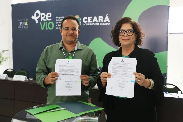 Prefeitos cearenses assinam termo de cooperação com o Governo para implantação do PReVio