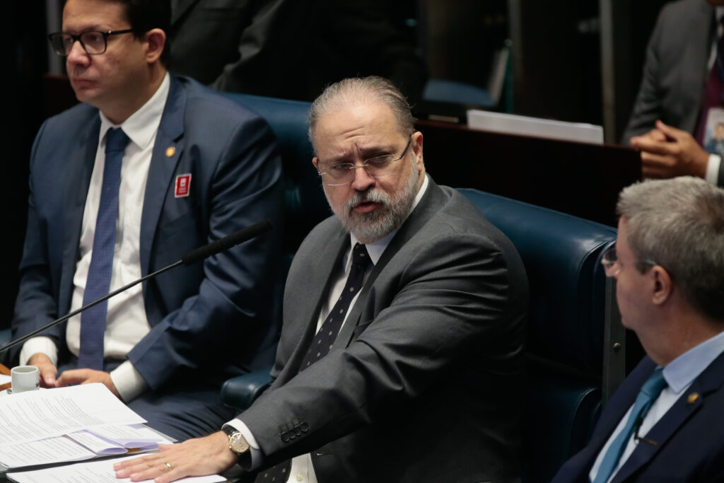 O procurador-geral da República, Augusto Aras; e parlamentares, participam da sessão especial para comemorar os 25 anos da Advocacia da Casa. (Foto: Antônio Cruz/Agência Brasil)
