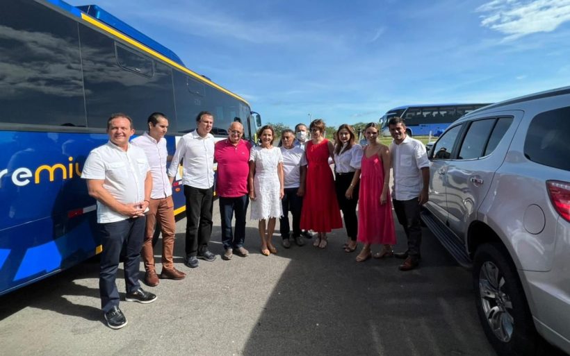 Izolda comparece à festa em Tauá ao lado de Camilo e fortalece reeleição