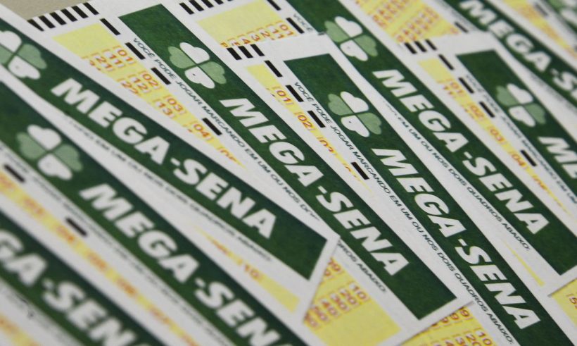 Mega-Sena acumulada deve pagar neste sábado prêmio de R$ 45 milhões