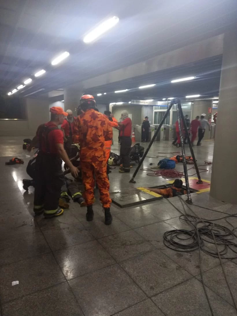 Vazamento de gás na estação de metrô do Benfica deixa três pessoas desacordadas