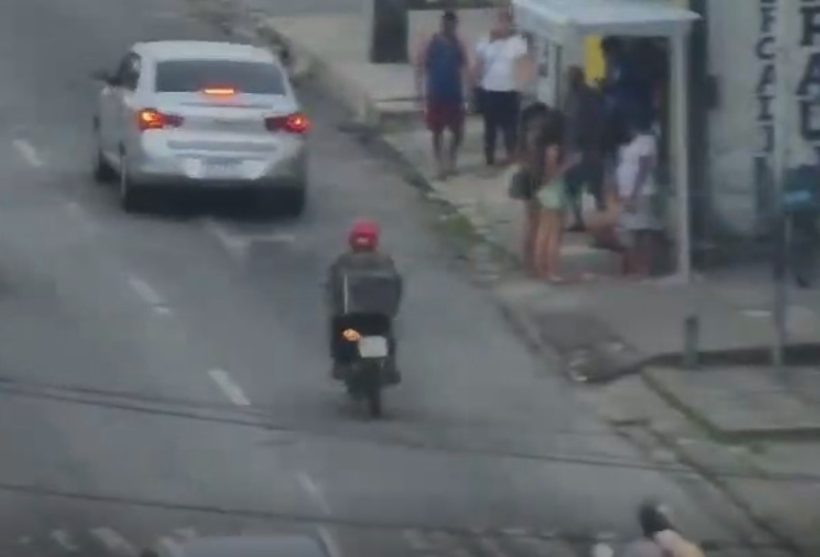 Entregador é preso com motocicleta roubada em Fortaleza