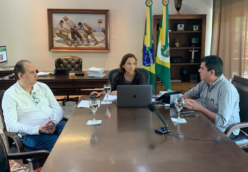 Izolda Cela anuncia que medidas do último decreto de combate à covid serão mantidas no Ceará
