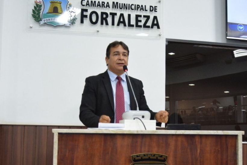 Diretório do PT do Ceará expulsa Ronivaldo Maia do partido