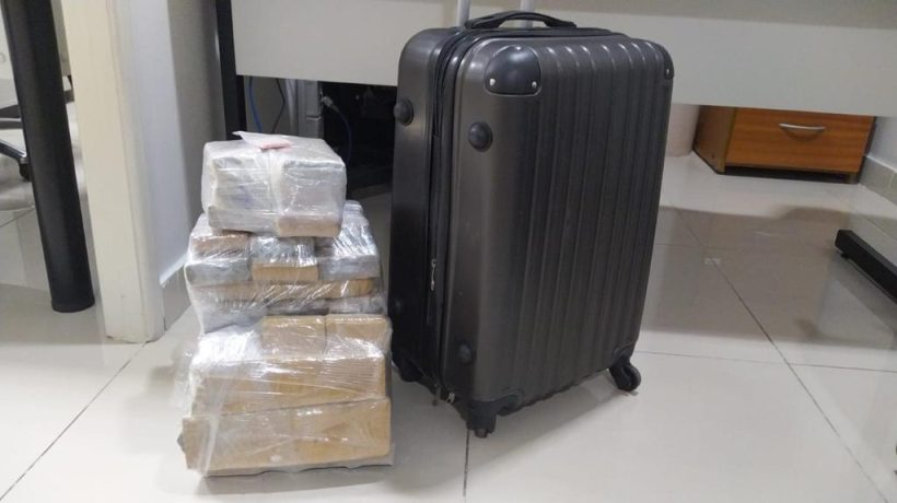 Polícia Federal prende dupla por tráfico de drogas em hotel da Praia do Futuro