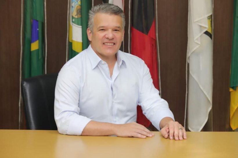 Ferruccio assume erro e pede desculpa por confusão com empresário
