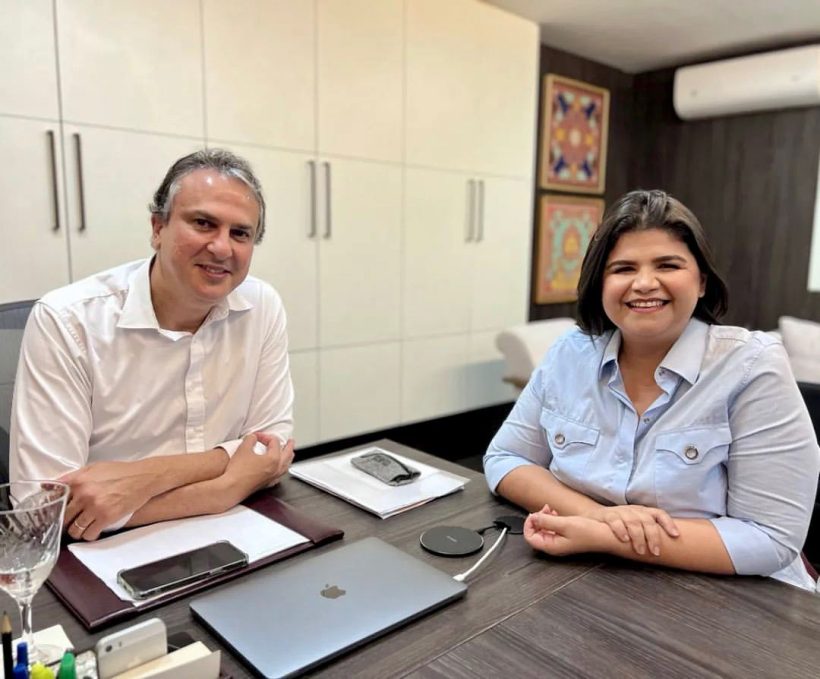 Camilo Santana se reúne com pré-candidata do PSOL ao Governo do Ceará