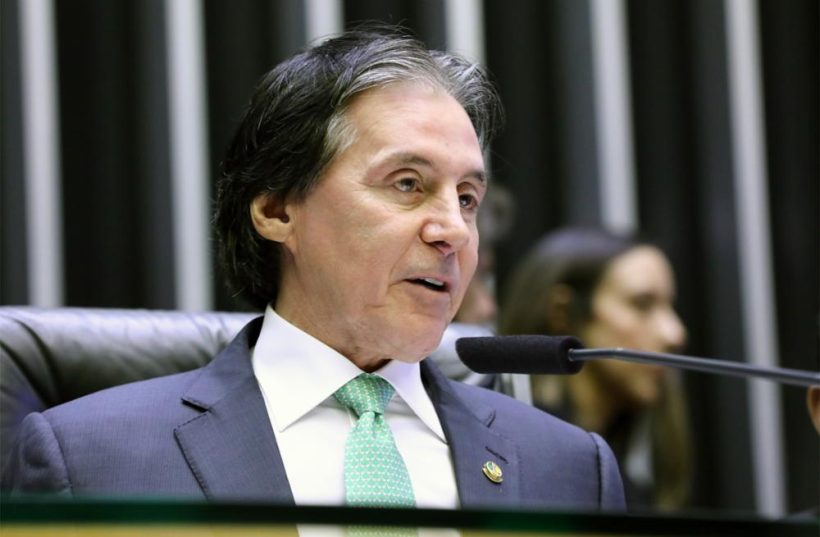 Eunício se coloca como alternativa para sucessão de Lira na presidência da Câmara Federal