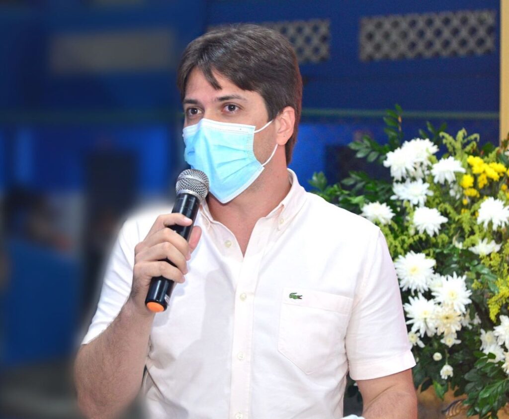 Herberlh Mota, prefeito de Baturité. (Foto: reprodução/Instagram)