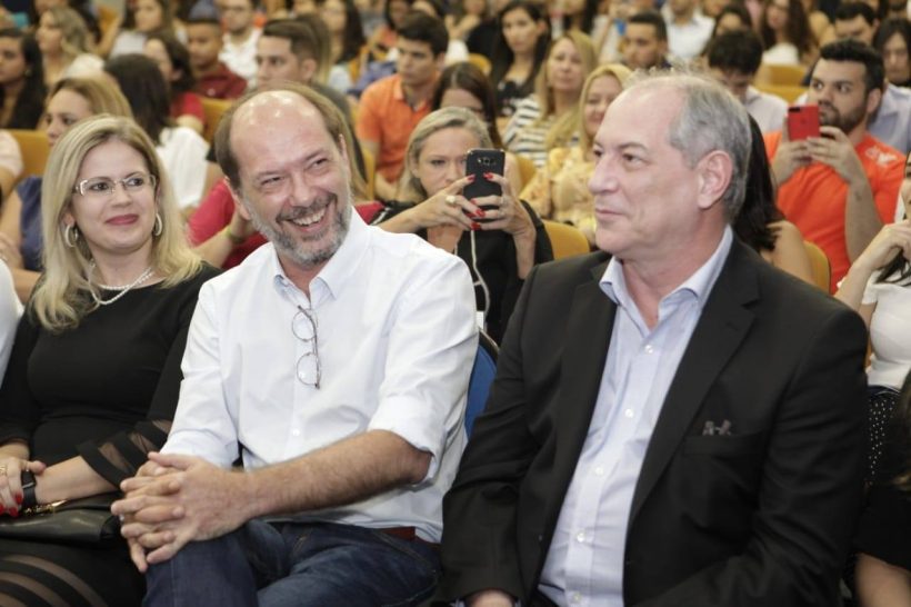 Ciro responde Ivo Gomes durante convenção do PDT: “não comento assunto de família pelos jornais”