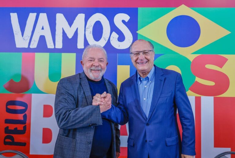 Lula confirma Alckmin como vice em chapa à reeleição ao Planalto