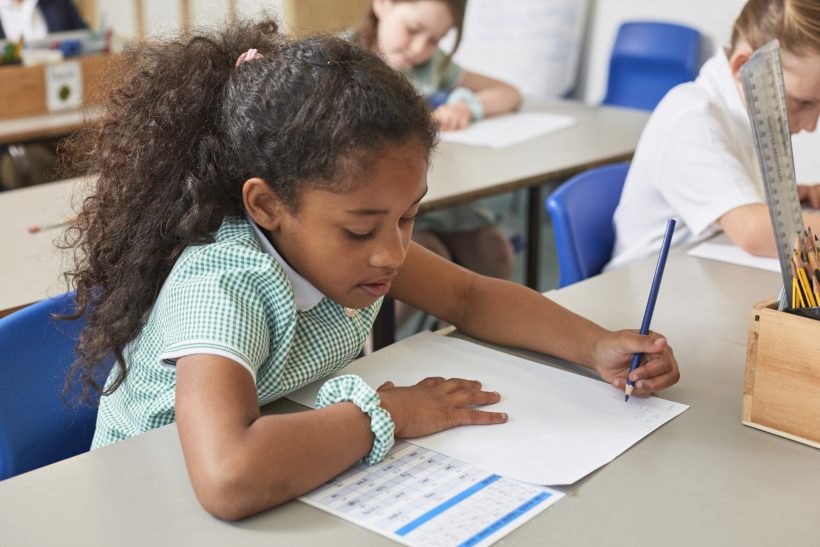 Trinta e nove municípios cearenses vão receber verbas para retomada de obras na Educação