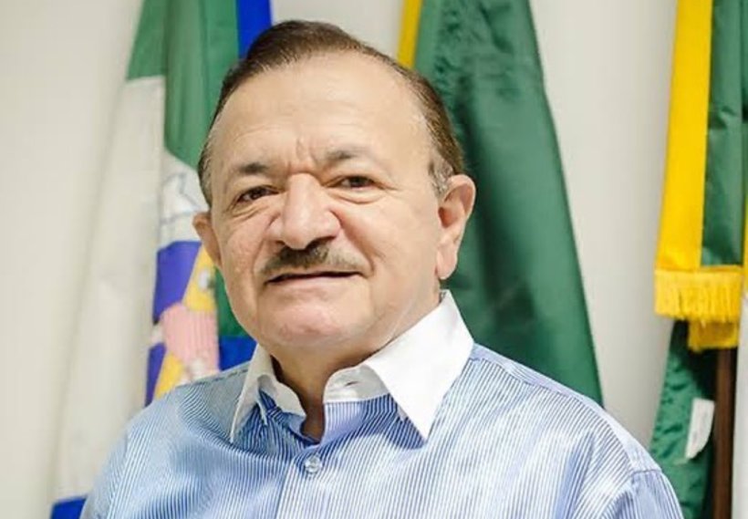 Veja prefeito de Acopiara apoiando Domingos Filho antes de fechar com Camilo