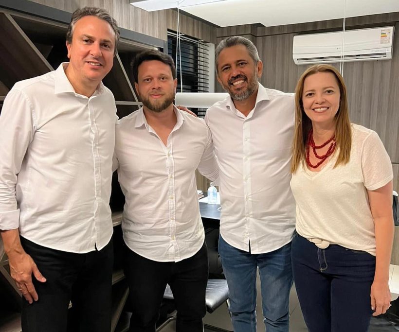 Camilo Santana e Elmano fecham com mais quatro prefeitos e número de adesões sobe para 118