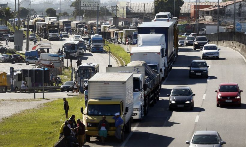 Última parcela dos auxílios Caminhoneiro e Taxista será paga neste sábado (10)