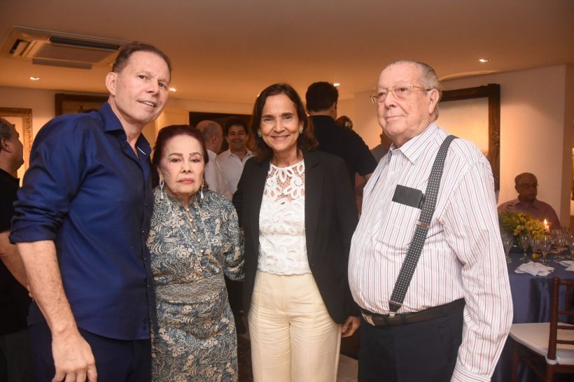 Izolda, Camilo, Roberto Cláudio e Cid prestigiam aniversário de Edson Ventura