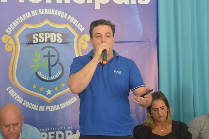 Confira vídeo da briga entre vereador e prefeito do município de Pedra Branca