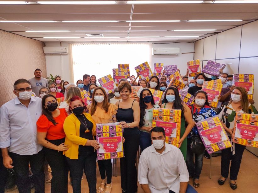 Prefeitura de Tauá faz entrega de absorventes para estudantes das escolas municipais