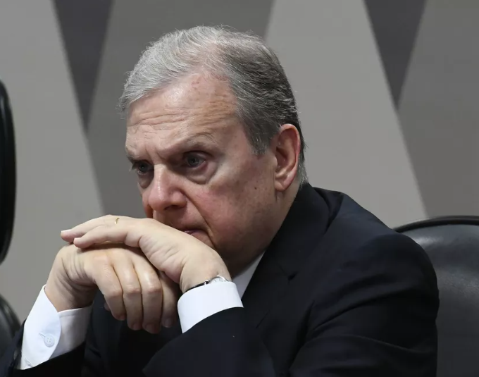 Justiça eleitoral rejeita liminar de Tasso para afastar por suspeição juiz Érico Carvalho do TRE-CE