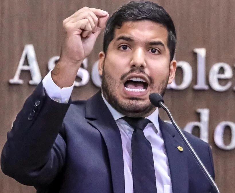André Fernandes invade comunidades onde Wagner e seus aliados são proibidos de fazerem campanha