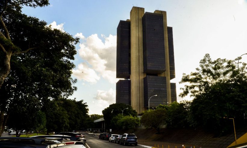Para 2023, BC eleva estimativa de inflação de 4,6% para 5%