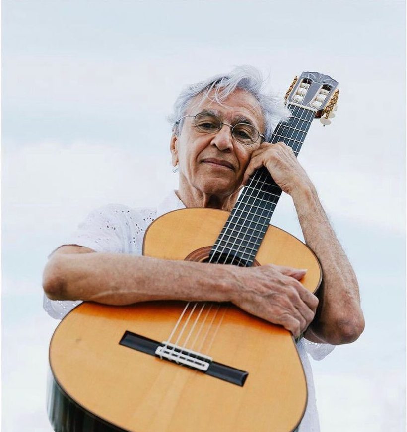 Caetano Veloso faz campanha para tirar votos de Ciro Gomes na disputa pelo Planalto