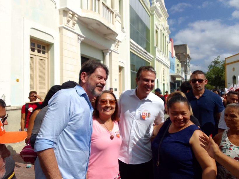 Cid desmoraliza Ciro e aparece com Camilo em Sobral fazendo campanha para petista