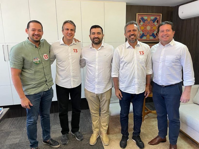 Prefeito de Catarina oficializa apoio a Eunício para deputado federal e Danniel Oliveira para estadual