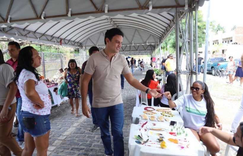 Vice-prefeito de Pacatuba participa de feira da agricultura familiar no município