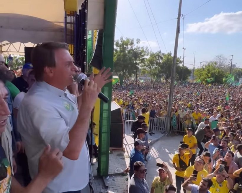 Presidente Bolsonaro diz que autor de disparos contra Igreja Novidade de Vida é membro de facção criminosa