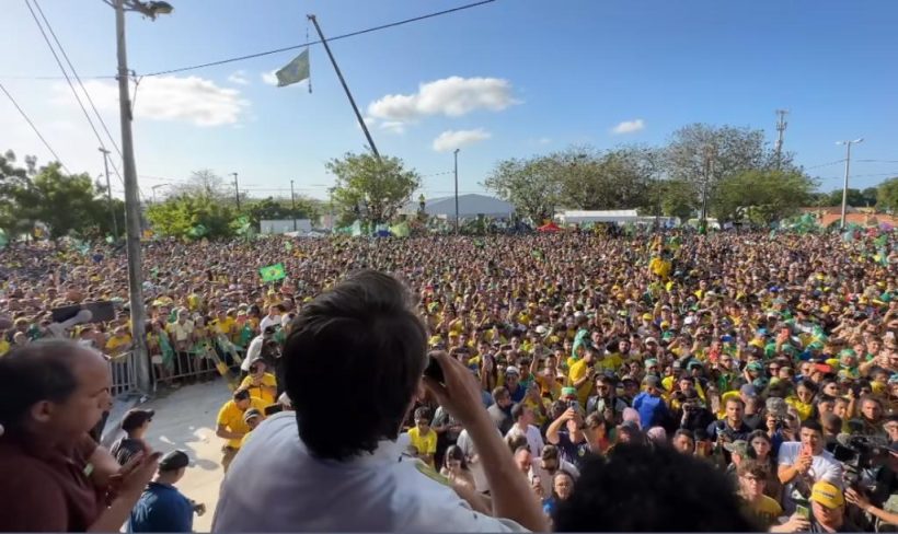 “Nunca deixei de atender a nenhum governador”, diz Bolsonaro sobre eleição de Elmano