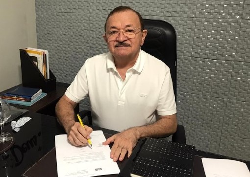 Prefeito de Acopiara é afastado por 180 dias e vice assume por determinação da Justiça