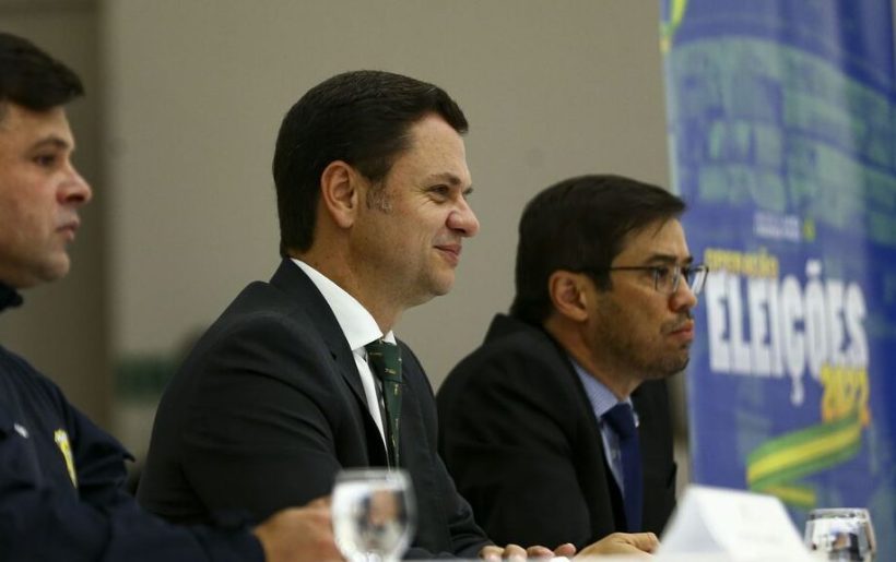 Veja por quais crimes Anderson Torres pode responder