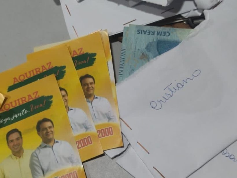 Polícia Federal prende vereadora de Aquiraz com R$ 100 mil e santinhos de candidatos