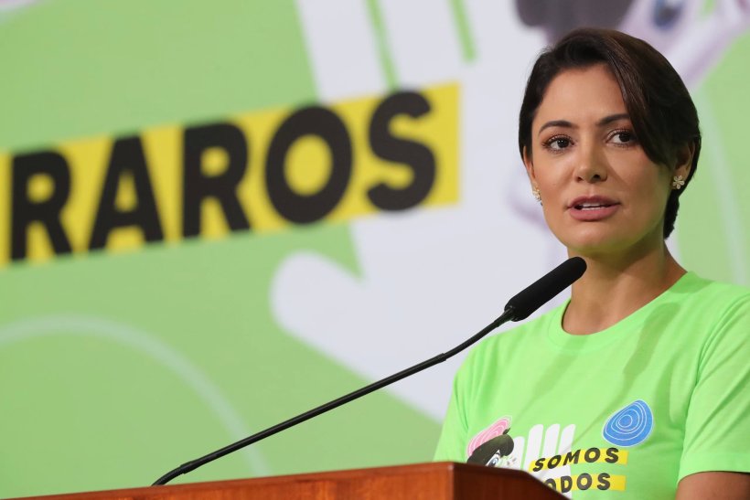 Esposa de Bolsonaro vem ao Ceará para tentar alavancar campanha do marido no Estado