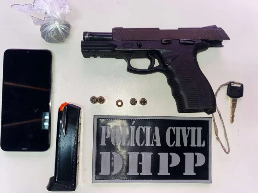 Homem suspeito de homicídios é preso com arma de fogo em Fortaleza