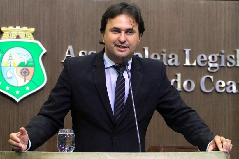 Processo de cassação contra o prefeito de Aquiraz é suspenso por falta de provas