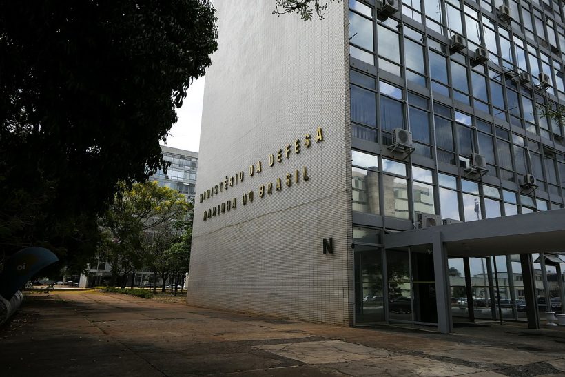 Militar da FAB mata colega com tiro na cabeça dentro do Ministério da Defesa em Brasília