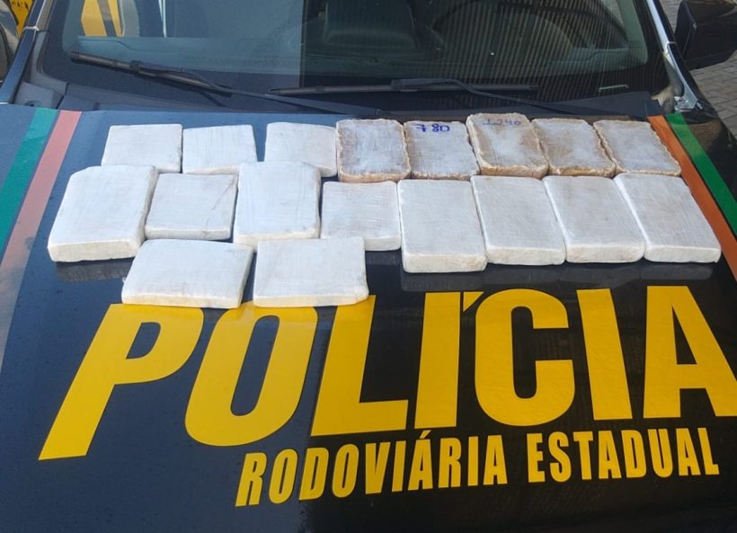 BPRE prende homem com 18 tabletes de crack e de cocaína em Paracuru