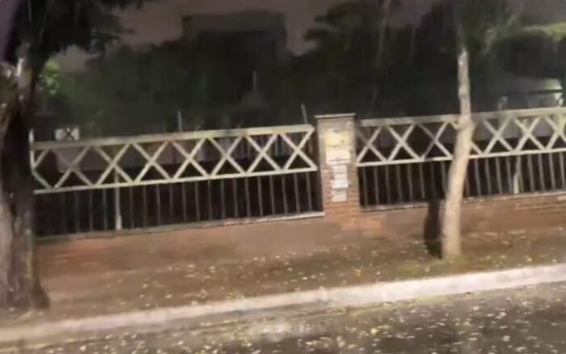 Juazeiro do Norte registra chuva de granizo neste sábado