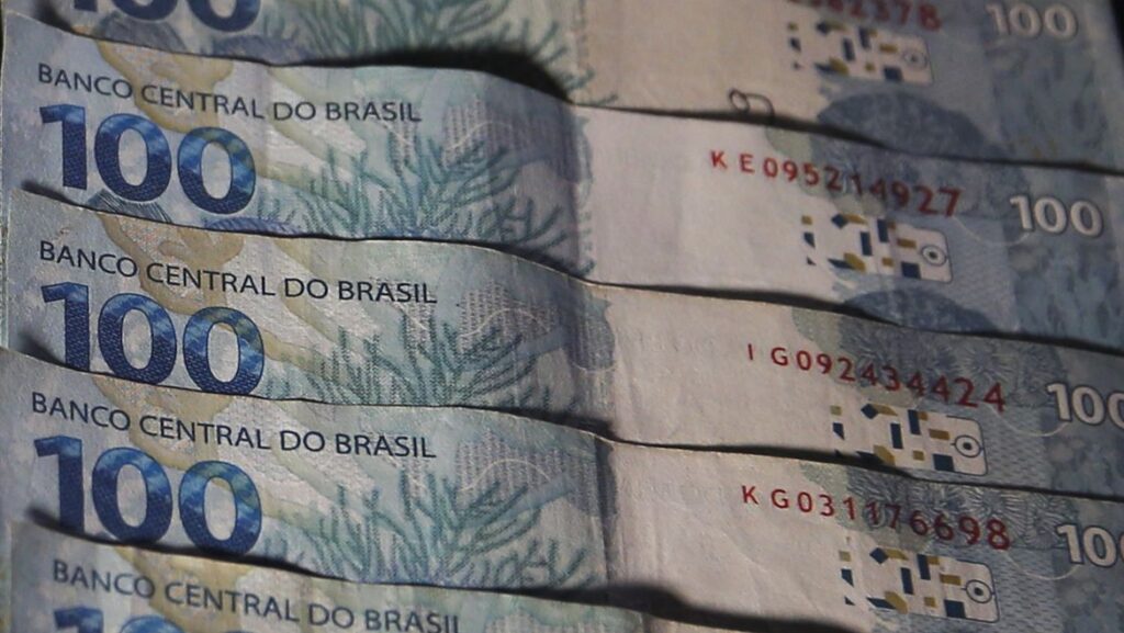 Governo Federal prevê salário mínimo de R$ 1.509 para 2025