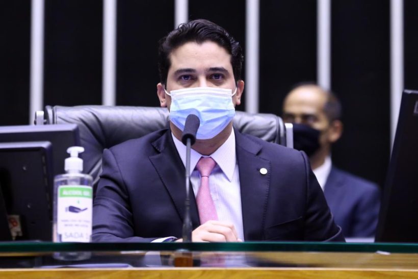 Possibilidade de Cid tomar os recursos das emendas dos deputados federais é zero, avisa Junior Mano