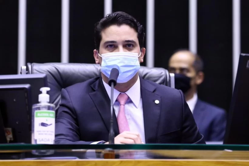 Possibilidade de Cid tomar os recursos das emendas dos deputados federais é zero, avisa Junior Mano