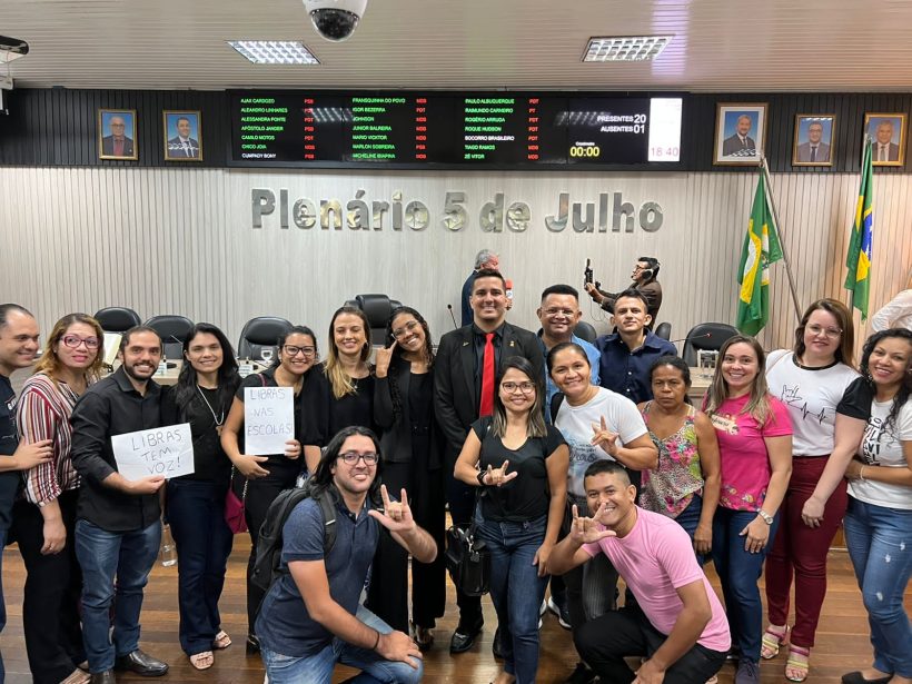 Câmara de Sobral aprova PL que torna obrigatório o ensino de Libras em escolas públicas