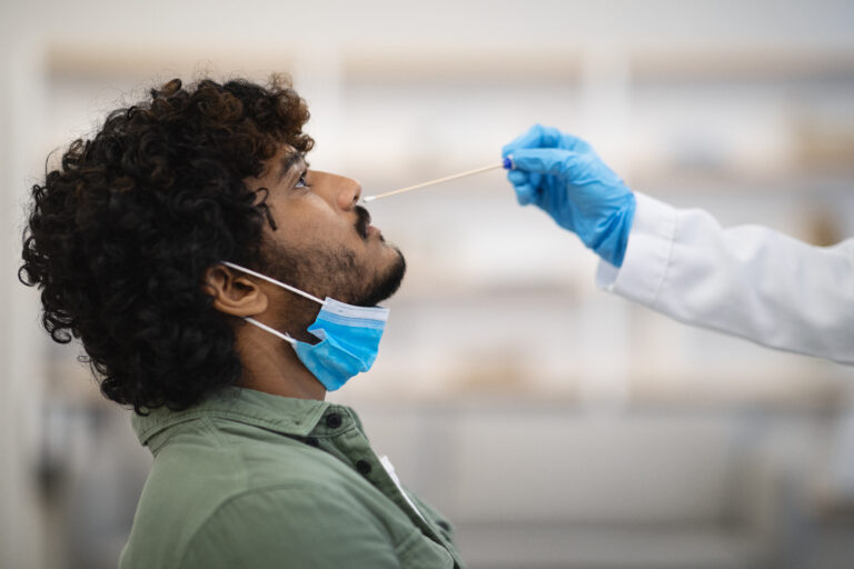 Subvariantes da Ômicron aumentam casos de Covid no Ceará
