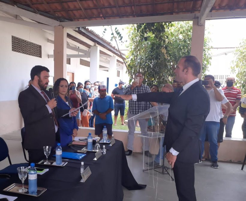 Câmara Municipal empossa Nilsinho Lima como novo prefeito de Itaiçaba