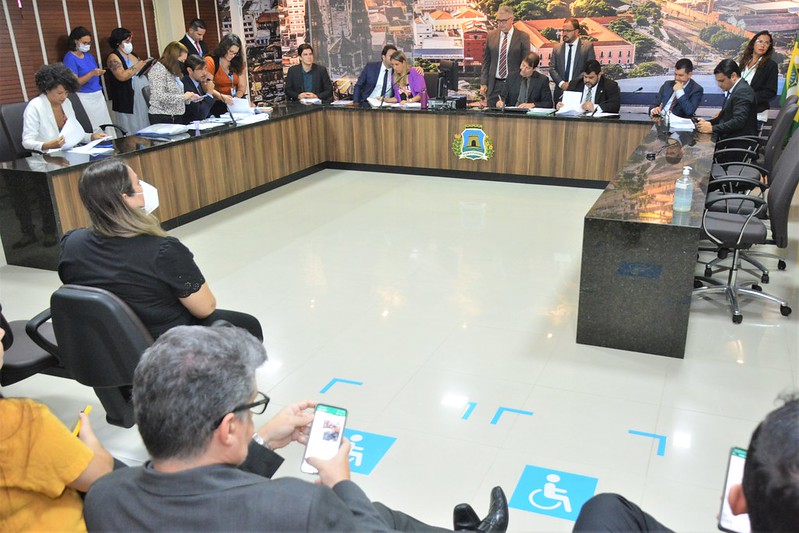 Comissões aprovam emendas e projeto que cria taxa do lixo vai ser votado pela Câmara Municipal