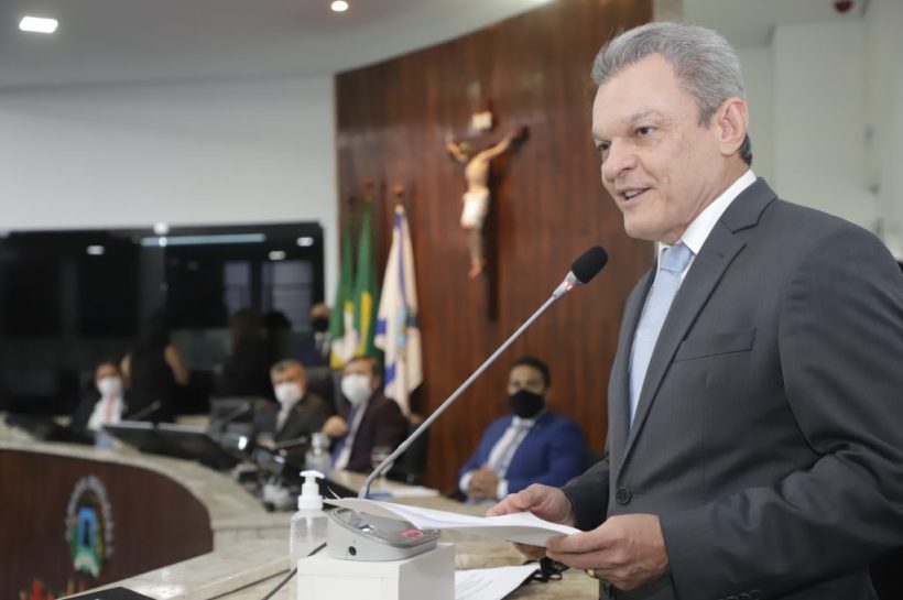 Sarto lamenta ausência de vereadores em votação e diz que vai enviar projeto para garantir isenções em tarifa